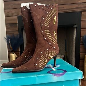 Brown Embroidered Women's Boots
